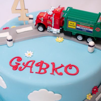 Detská narodeninová torta s autíčkom