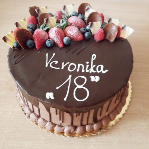 Narodeninová torta k 18 narodeninám